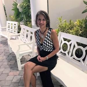 Meet your Posher, Lora